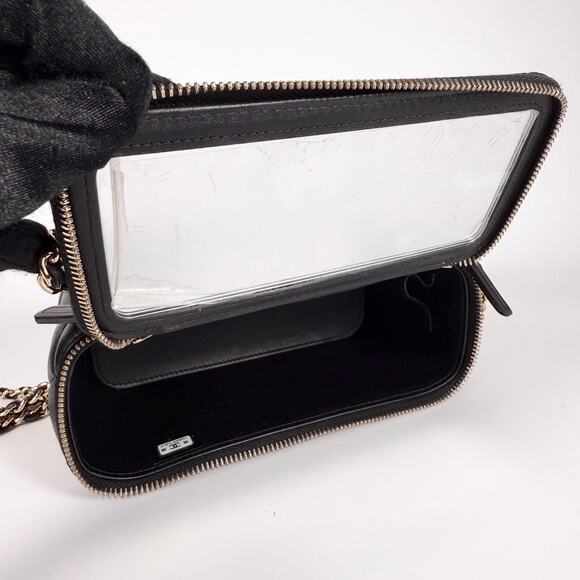 Chanel Quilted Lambskin Top Handle Vanity Case On Chain - Picture 9 of 12